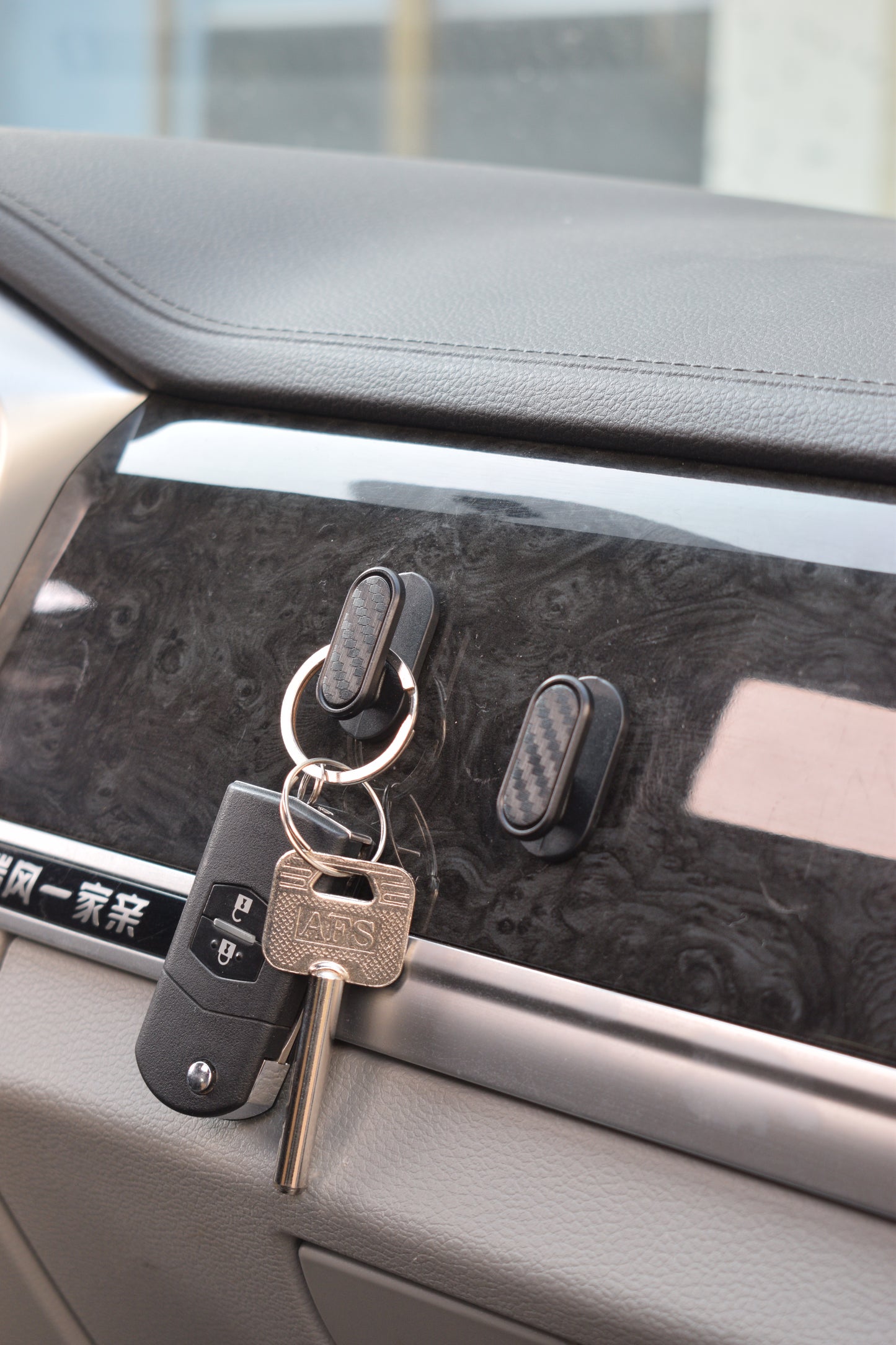 Potauto 4Pcs Car Mini Hooks, Car Auto Purse Holder, Car Hanger Organizer, Car Dashboard Hook Holder, Car Accessories Multifunctional Vehicle Hooks for Keys, Earphone, Charging Cable (Carbon Fiber)